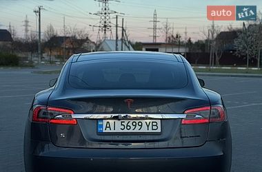 Лифтбек Tesla Model S 2016 в Буче