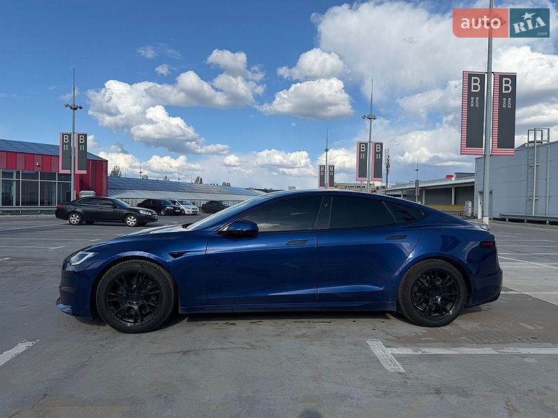 Лифтбек Tesla Model S 2022 в Киеве