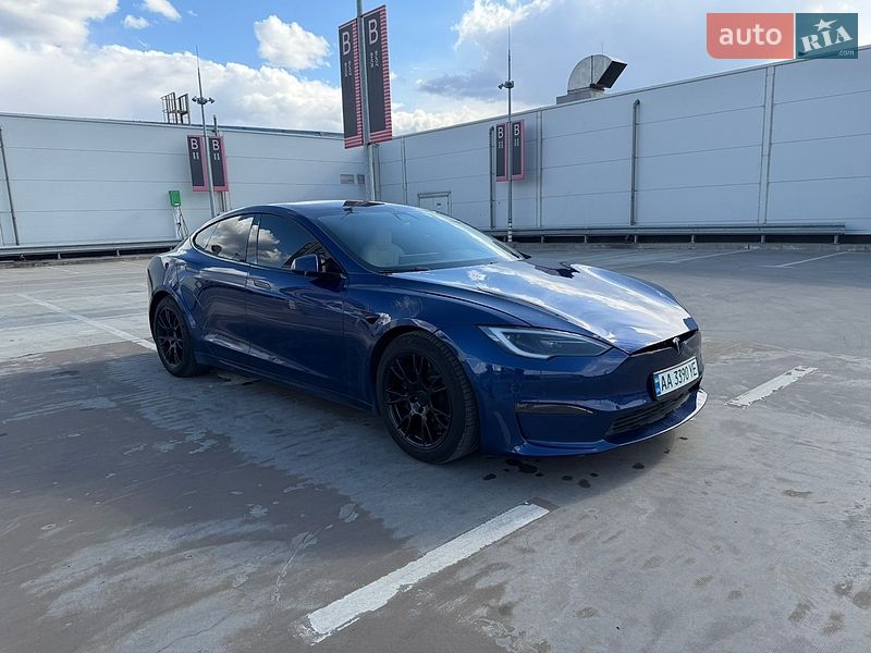 Лифтбек Tesla Model S 2022 в Киеве