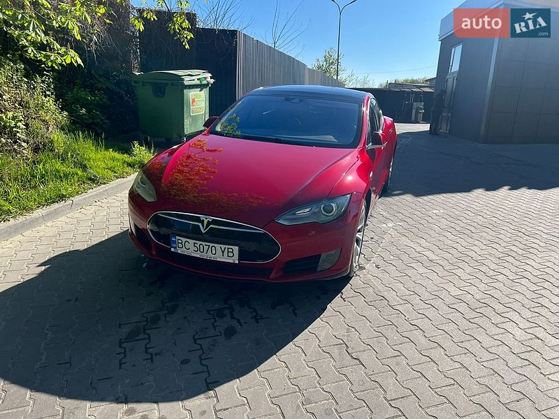 Лифтбек Tesla Model S 2016 в Львове фото 2 Лифтбек Tesla Model S 2016 в Львове