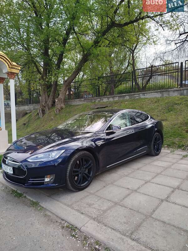Ліфтбек Tesla Model S 2014 в Чернівцях фото 3 Ліфтбек Tesla Model S 2014 в Чернівцях