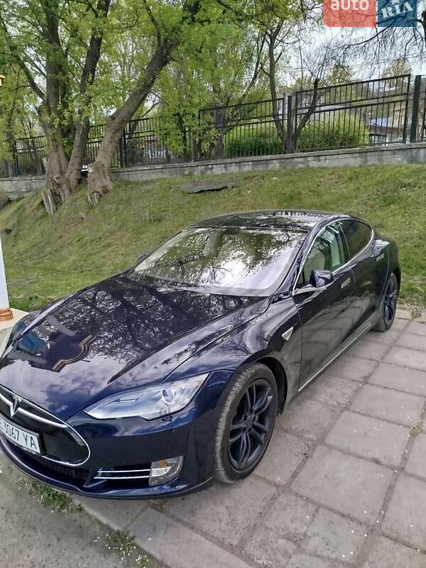 Ліфтбек Tesla Model S 2014 в Чернівцях фото 7 Ліфтбек Tesla Model S 2014 в Чернівцях