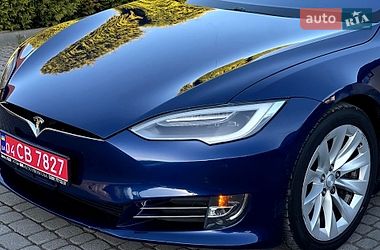 Лифтбек Tesla Model S 2017 в Львове