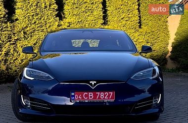 Лифтбек Tesla Model S 2017 в Львове