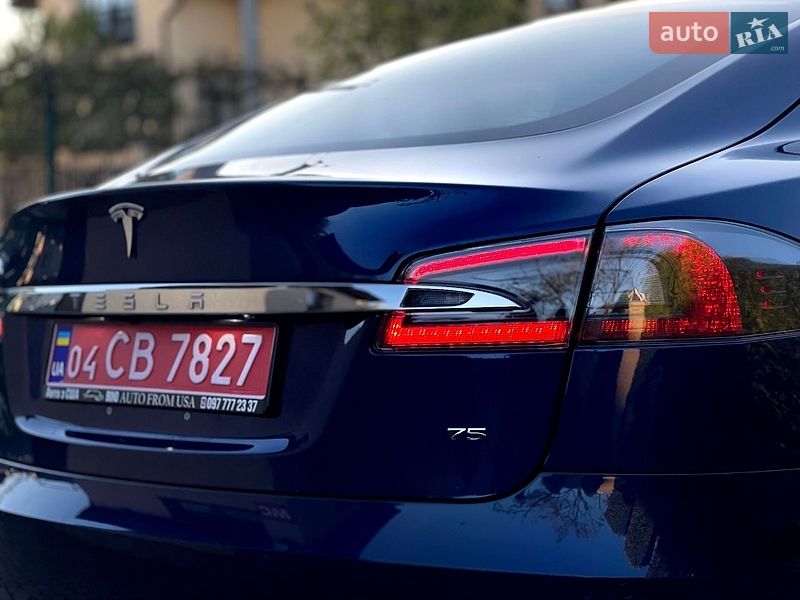 Лифтбек Tesla Model S 2017 в Львове