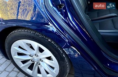 Лифтбек Tesla Model S 2017 в Львове