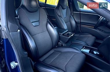 Лифтбек Tesla Model S 2017 в Львове
