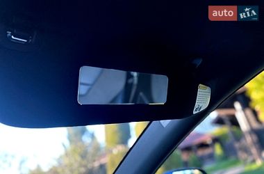 Лифтбек Tesla Model S 2017 в Львове