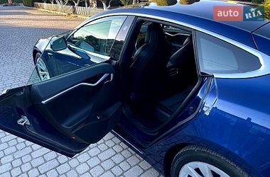Лифтбек Tesla Model S 2017 в Львове
