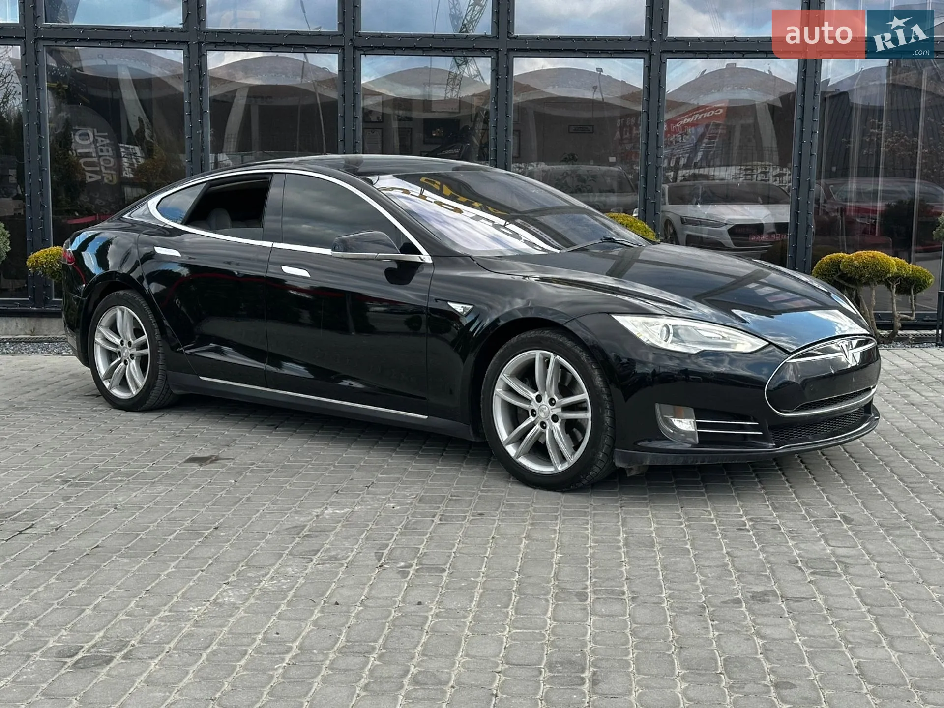 2014 Tesla Model S - мініатюра 4