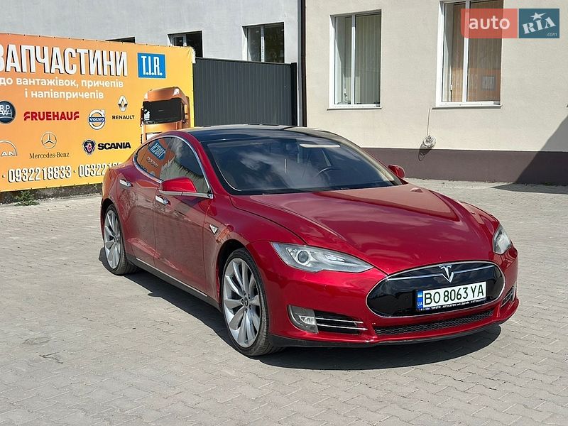 Ліфтбек Tesla Model S 2014 в Волочиську