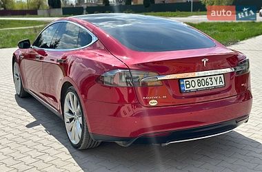 Ліфтбек Tesla Model S 2014 в Волочиську