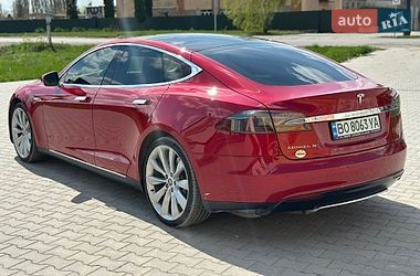 Ліфтбек Tesla Model S 2014 в Волочиську