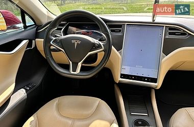 Ліфтбек Tesla Model S 2014 в Волочиську