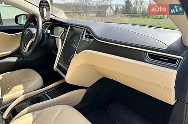 Ліфтбек Tesla Model S 2014 в Волочиську