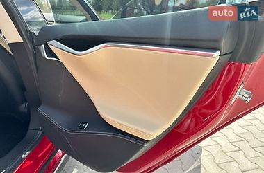 Ліфтбек Tesla Model S 2014 в Волочиську