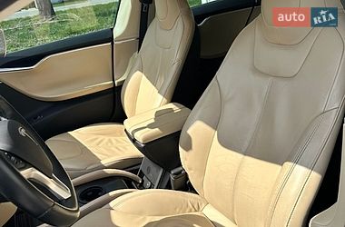 Ліфтбек Tesla Model S 2014 в Волочиську