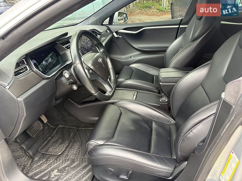 Лифтбек Tesla Model S 2018 в Днепре