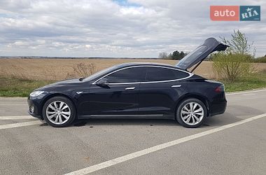 Ліфтбек Tesla Model S 2015 в Городку