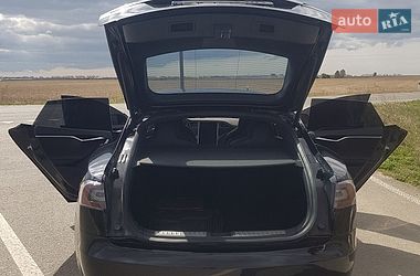 Ліфтбек Tesla Model S 2015 в Городку