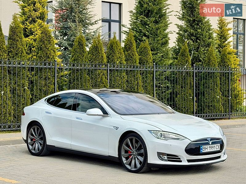 Лифтбек Tesla Model S 2014 в Одессе