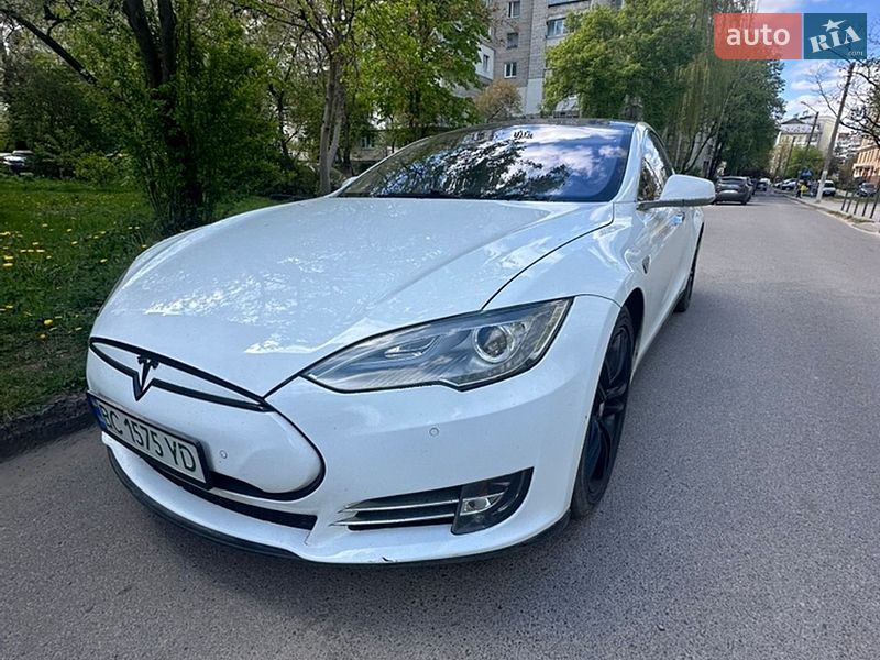 Ліфтбек Tesla Model S 2016 в Львові фото 2 Ліфтбек Tesla Model S 2016 в Львові