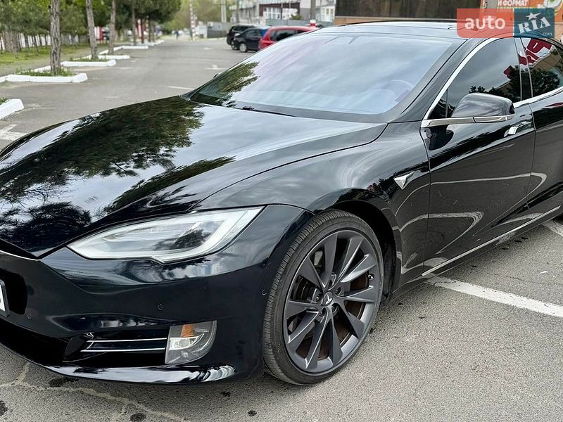 Tesla Model S 2019