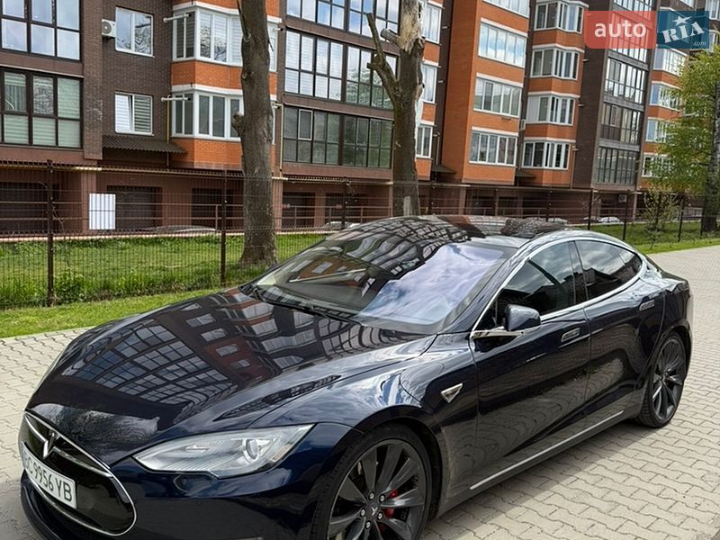 Лифтбек Tesla Model S 2014 в Стрые