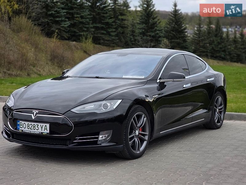Tesla Model S 2014