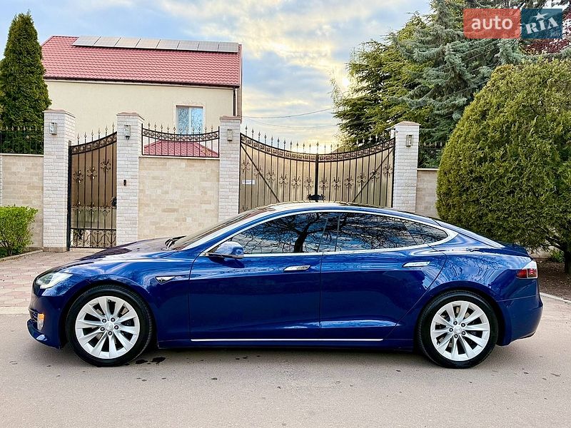 Лифтбек Tesla Model S 2016 в Одессе