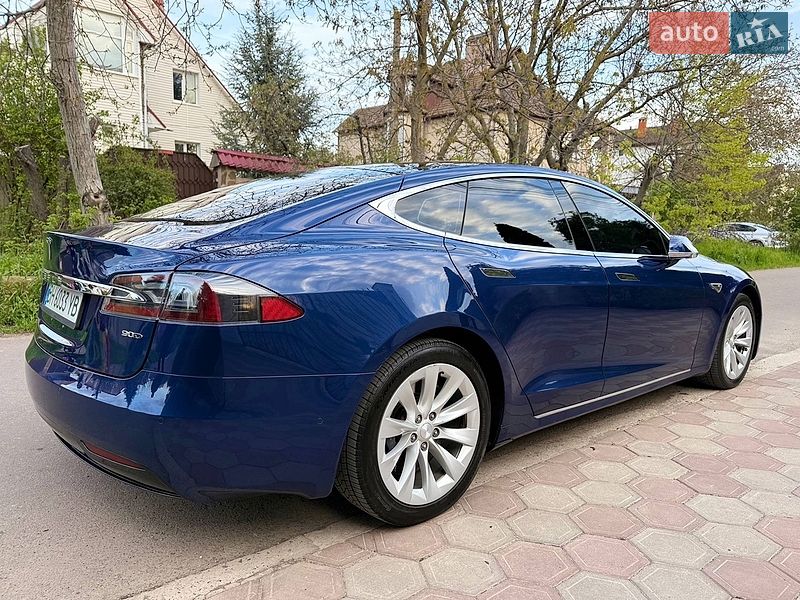 Лифтбек Tesla Model S 2016 в Одессе