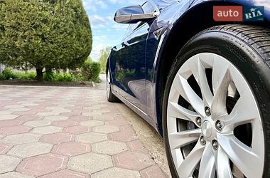Лифтбек Tesla Model S 2016 в Одессе