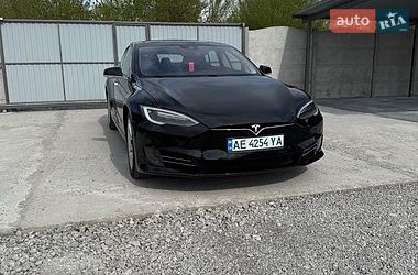 Лифтбек Tesla Model S 2016 в Каменском