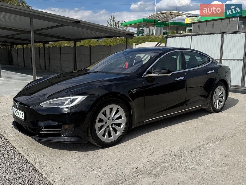 Лифтбек Tesla Model S 2016 в Каменском