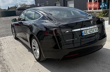 Лифтбек Tesla Model S 2016 в Каменском