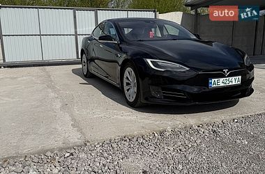 Лифтбек Tesla Model S 2016 в Каменском