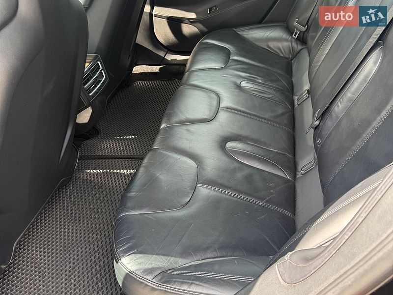 Лифтбек Tesla Model S 2016 в Каменском