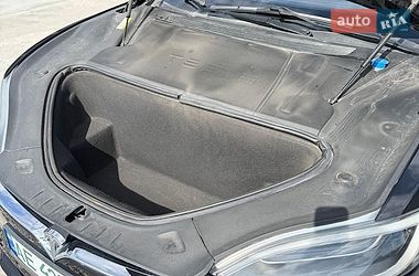 Лифтбек Tesla Model S 2016 в Каменском