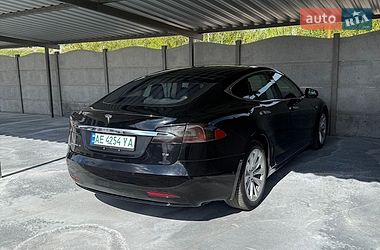 Лифтбек Tesla Model S 2016 в Каменском