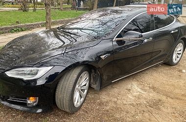 Ліфтбек Tesla Model S 2018 в Львові