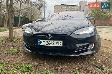 Ліфтбек Tesla Model S 2018 в Львові