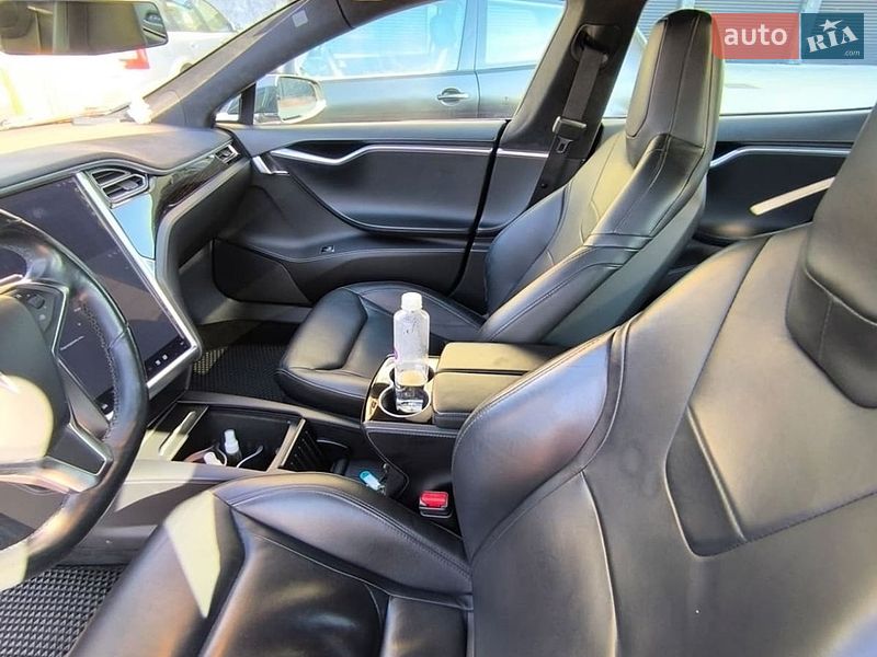 Ліфтбек Tesla Model S 2016 в Одесі