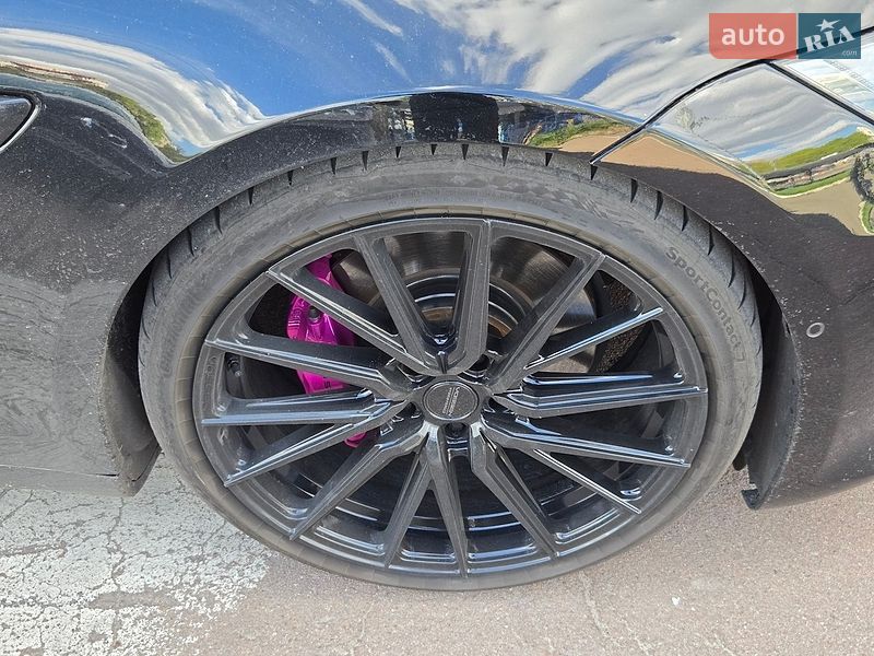Лифтбек Tesla Model S 2019 в Киеве