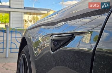 Лифтбек Tesla Model S 2019 в Киеве