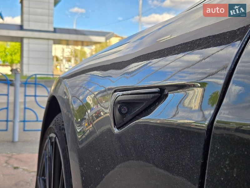 Лифтбек Tesla Model S 2019 в Киеве