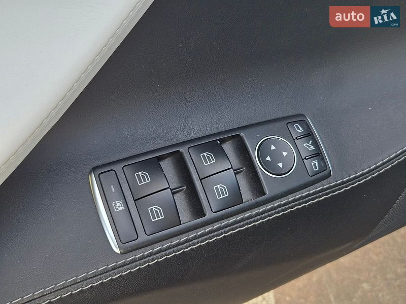 Лифтбек Tesla Model S 2019 в Киеве