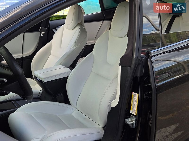 Лифтбек Tesla Model S 2019 в Киеве