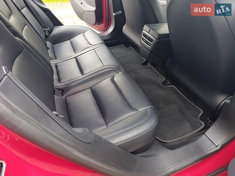 Лифтбек Tesla Model S 2019 в Житомире