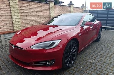 Лифтбек Tesla Model S 2019 в Житомире