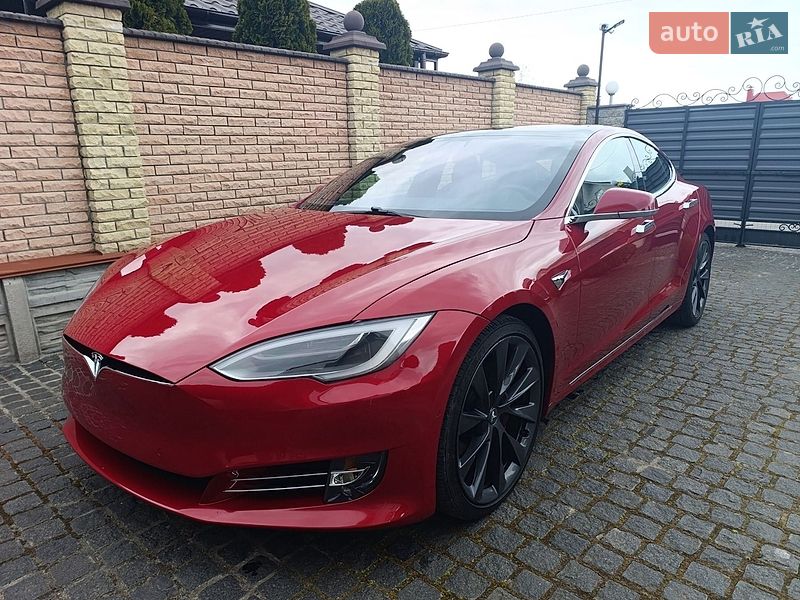 Лифтбек Tesla Model S 2019 в Житомире
